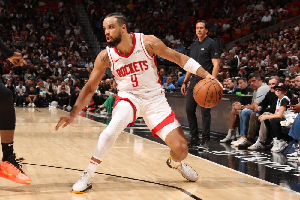 的表现显得 的表现显得